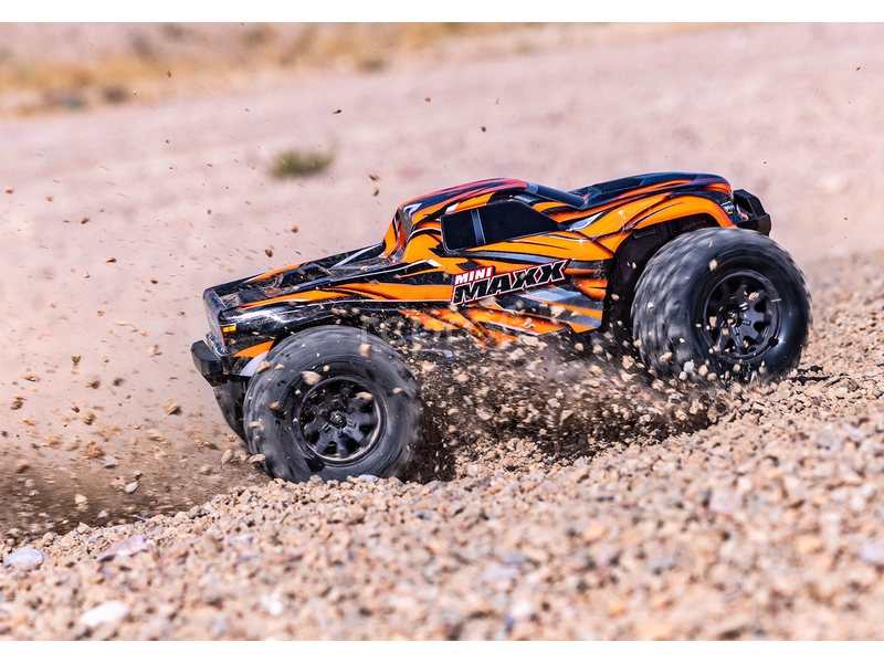 RC auto Traxxas Mini Maxx 1:12 BL-2s RTR, černá