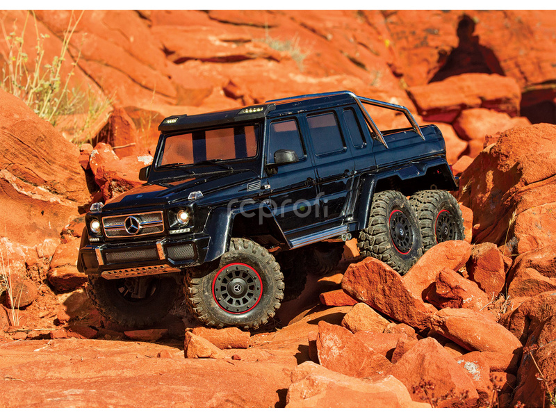 Traxxas TRX-6 Mercedes G 63 6x6 1:10 RTR stříbrný