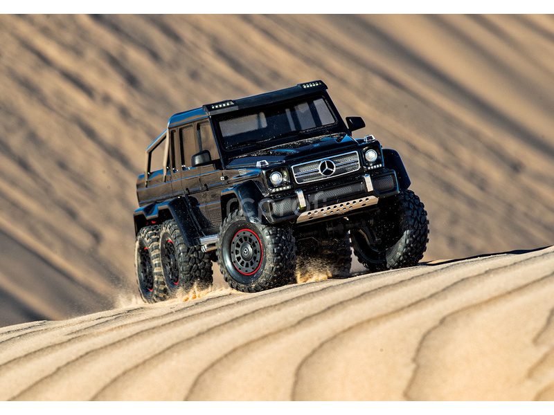 Traxxas TRX-6 Mercedes G 63 6x6 1:10 RTR stříbrný