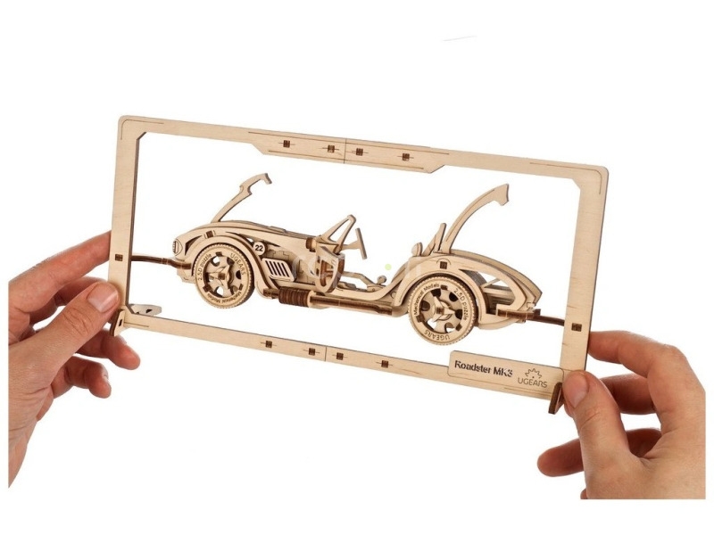 Ugears 2.5D dřevěné mechanické puzzle Roadster MK3