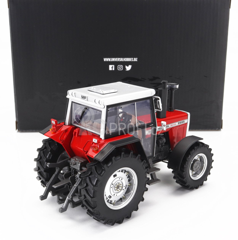 Universal hobbies Massey ferguson Mf2685 Tractor 1986 1:32 Červená Stříbrná