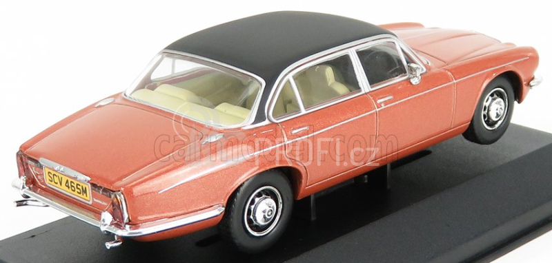 Vanguards Daimler Double Six Mkii 1975 1:43 Coral Black