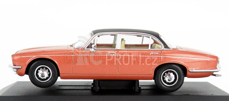 Vanguards Daimler Double Six Mkii 1975 1:43 Coral Black