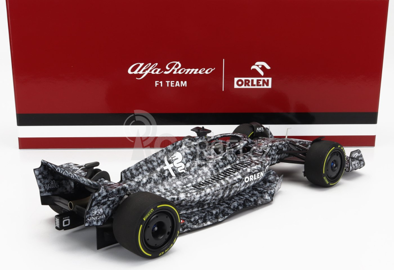 Minichamps Alfa romeo F1  C42 Team Orlen Racing N 24 Test Barcelona 2022 Guanyu Zhou 1:18 Camouflage