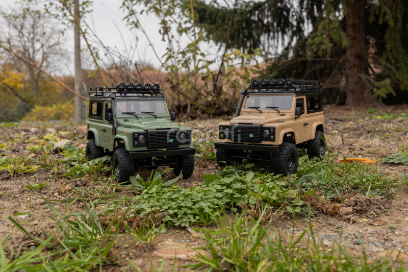 RC auto Land Rover Defender T98 V2 1/12, písková + náhradní baterie