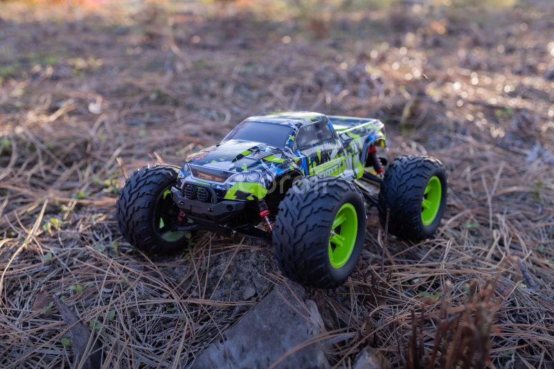 RC auto RMT Dominator Monster, zelená + náhradní baterie