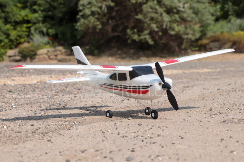 RC letadlo Cessna 182 + náhradní baterie