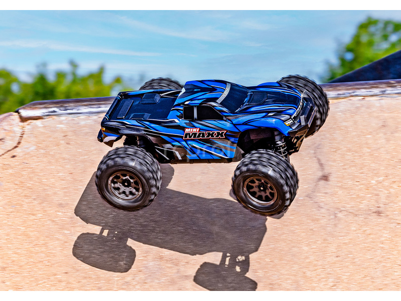 RC auto Traxxas Mini Maxx 1:12 BL-2s RTR, černá