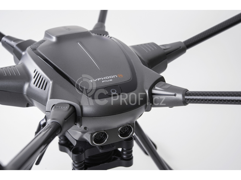 Yuneec Typhoon H Plus s Intel RealSense, batoh