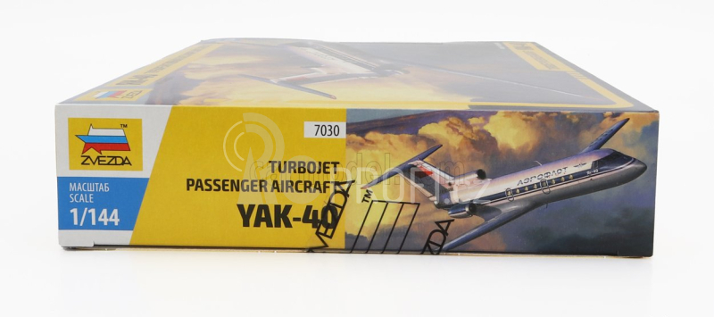 Zvezda Yakovlev Yak-40 Turbojet Passenger Aircraft Airplane 1968 1:144 /